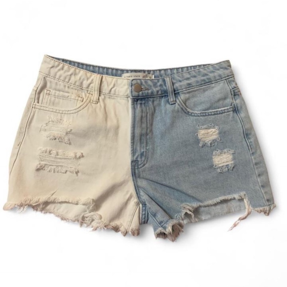 Altar'd State two-tone distressed denim shorts size Large - Picture 3 of 5